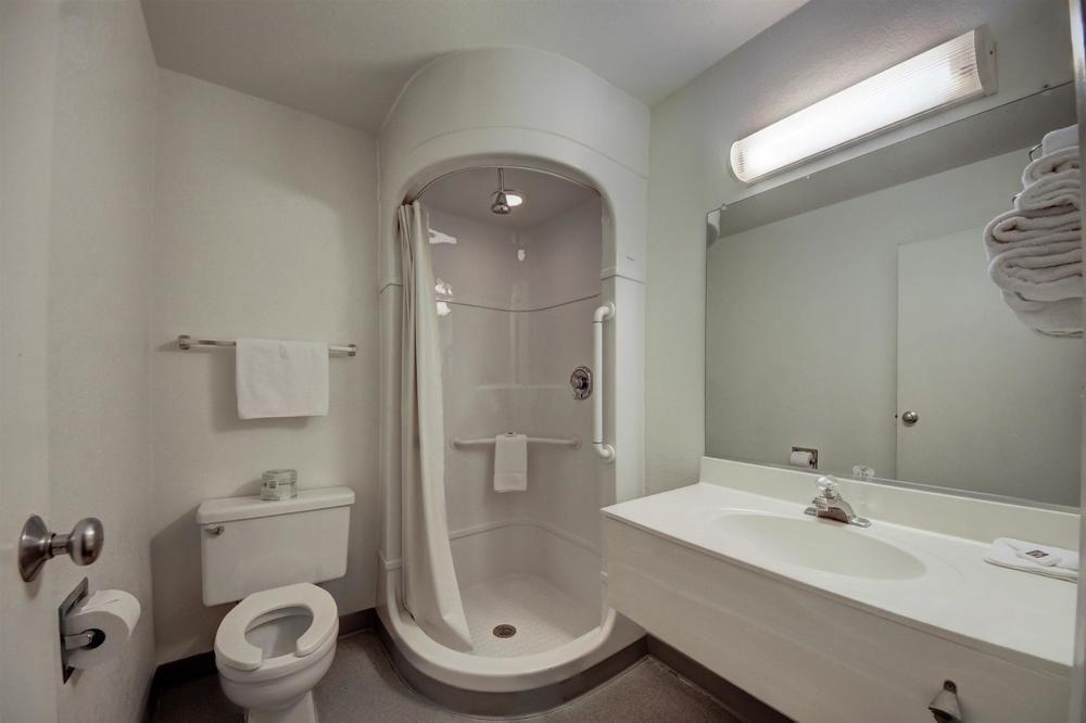 Avera Suites Muskogee Exterior photo