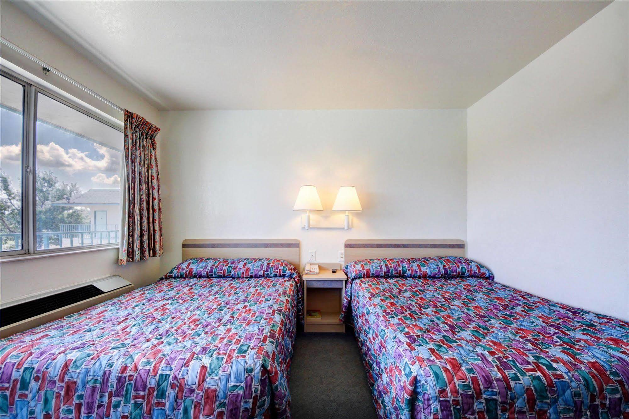 Avera Suites Muskogee Exterior photo